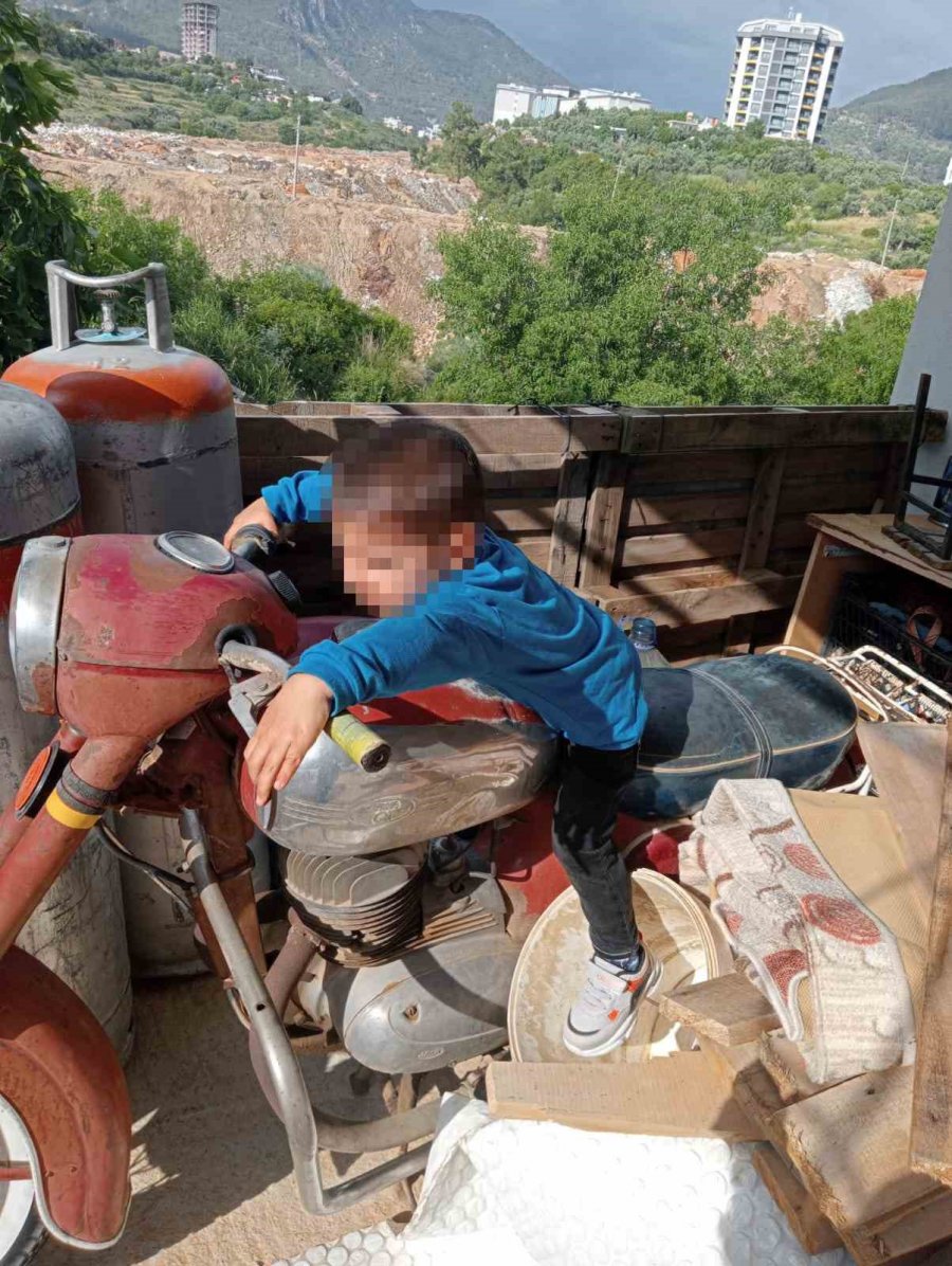 Boşanma Sürecinde Velayeti Alan Baba, Annesinin Götürdüğü 4 Yaşındaki Oğlundan Haber Alamıyor