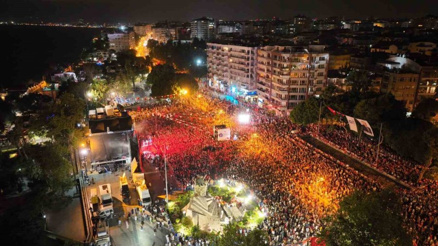 Athena Grubundan Antalya’da Zafer Bayramı Konseri