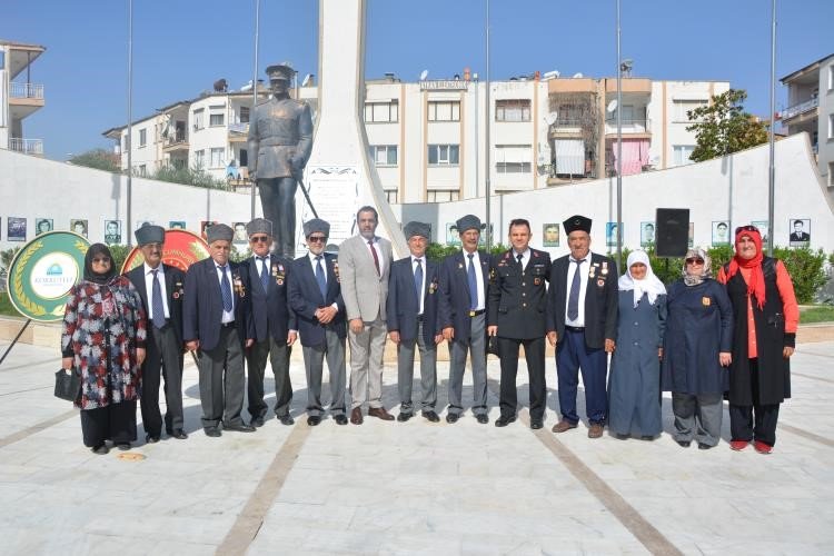 Antalya’nın İlçelerinde Zafer Bayramı Coşkusu