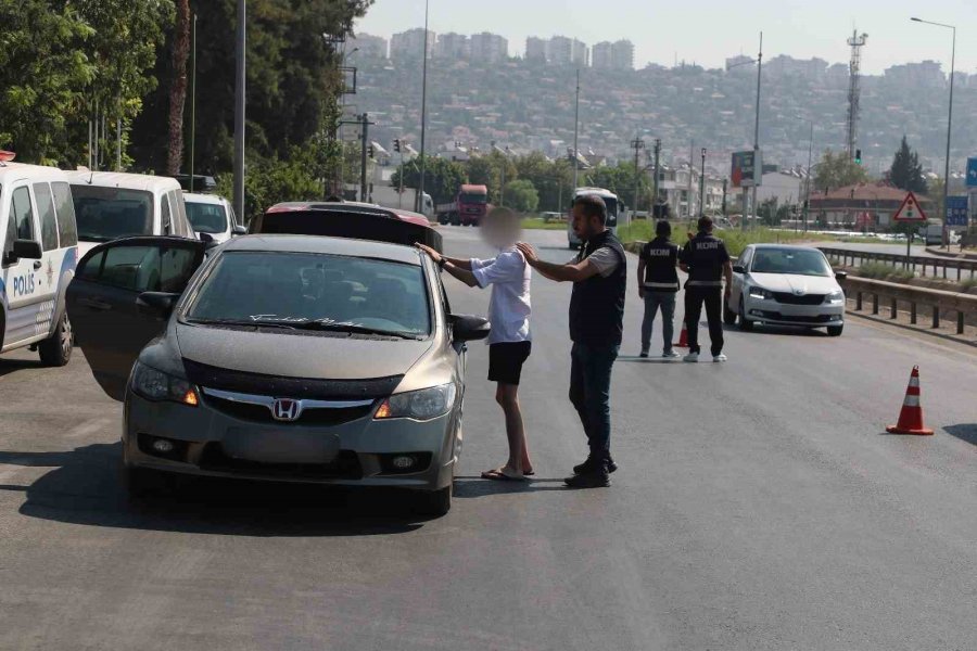 Huzur Uygulamasında Aranan 12 Kişi Yakalandı