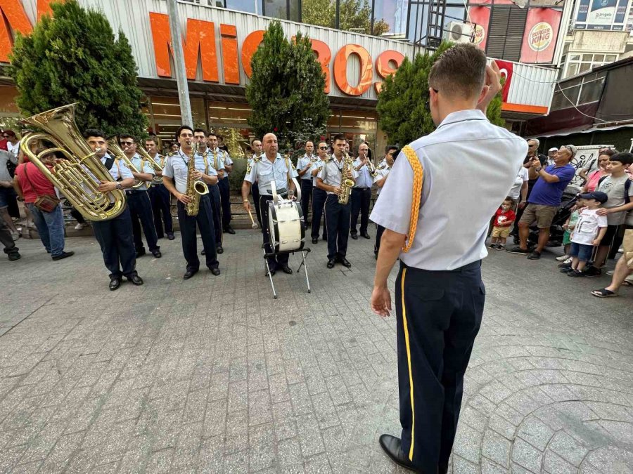 Askeri Bando Takımı’ndan ‘zafer’ Konseri