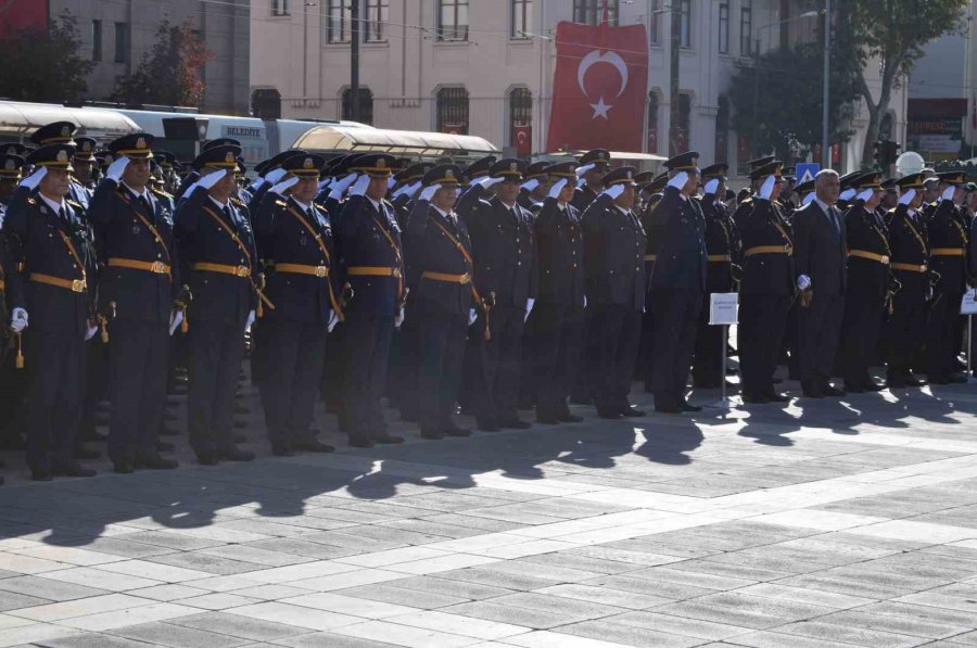 Eskişehir’de Zafer Bayramı Törenle Kutlandı