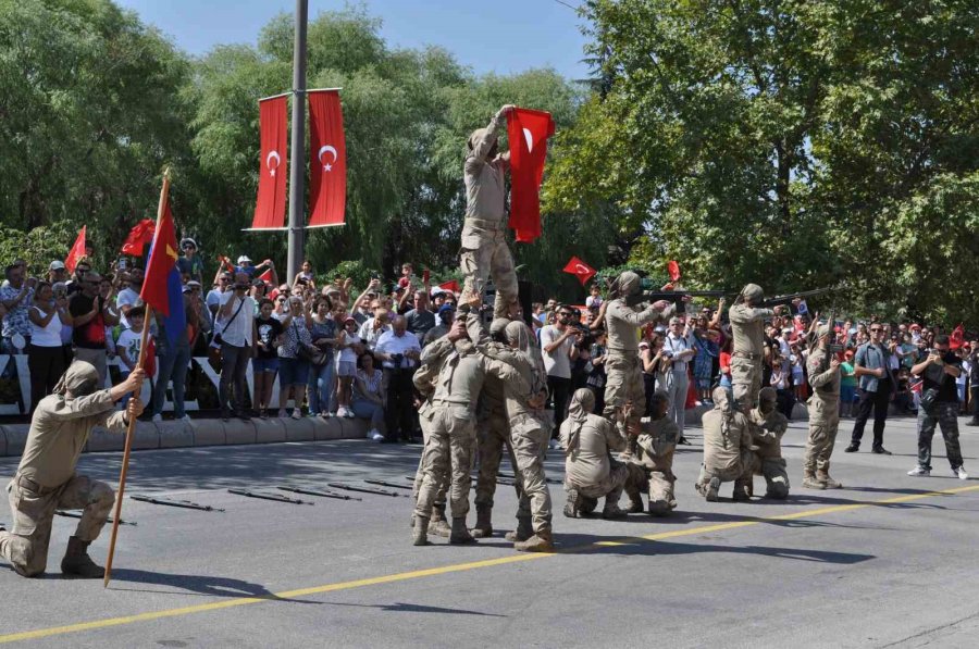 Zafer Bayramı Eskişehir’de Coşkuyla Kutlandı