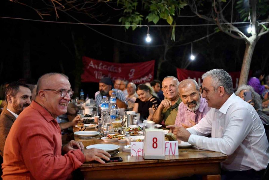 Konyaatı Belediye Başkanı Esen’e Onur Ödülü