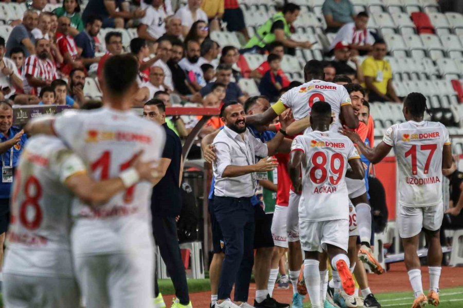 Trendyol Süper Lig: Antalyaspor: 1 - Kayserispor: 1 (ilk Yarı)