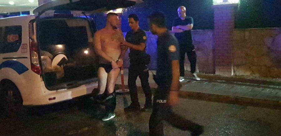 Alanya’da Uyuşturucu Krizine Giren Rus Turist, Polislere Ecel Teri Döktürdü