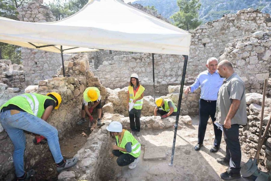 Olimpos’taki Tarihi Kent Gün Yüzüne Çıkıyor