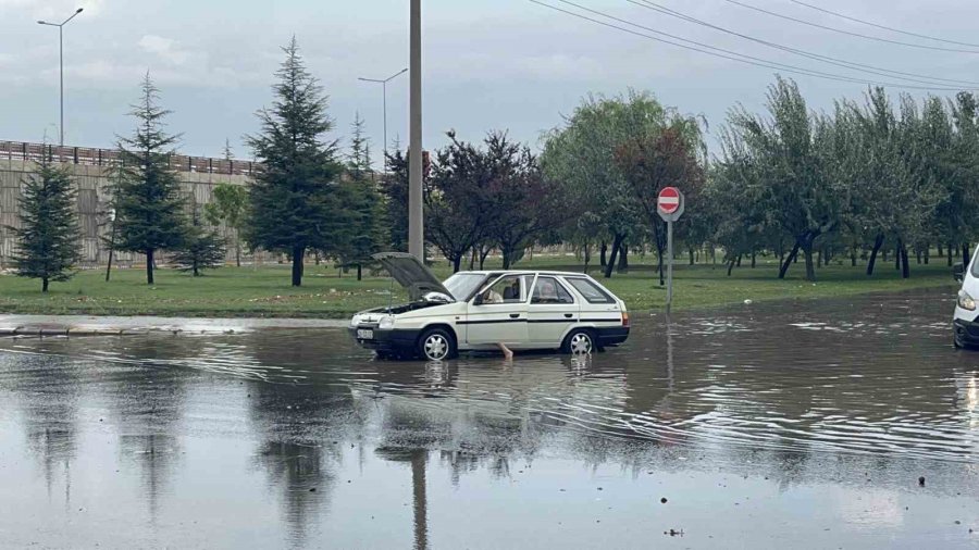 Altyapı Sıkıntısı Olan Bölgede 30 Dakikalık Yağmurun Faturası Vatandaşa Ağır Oldu