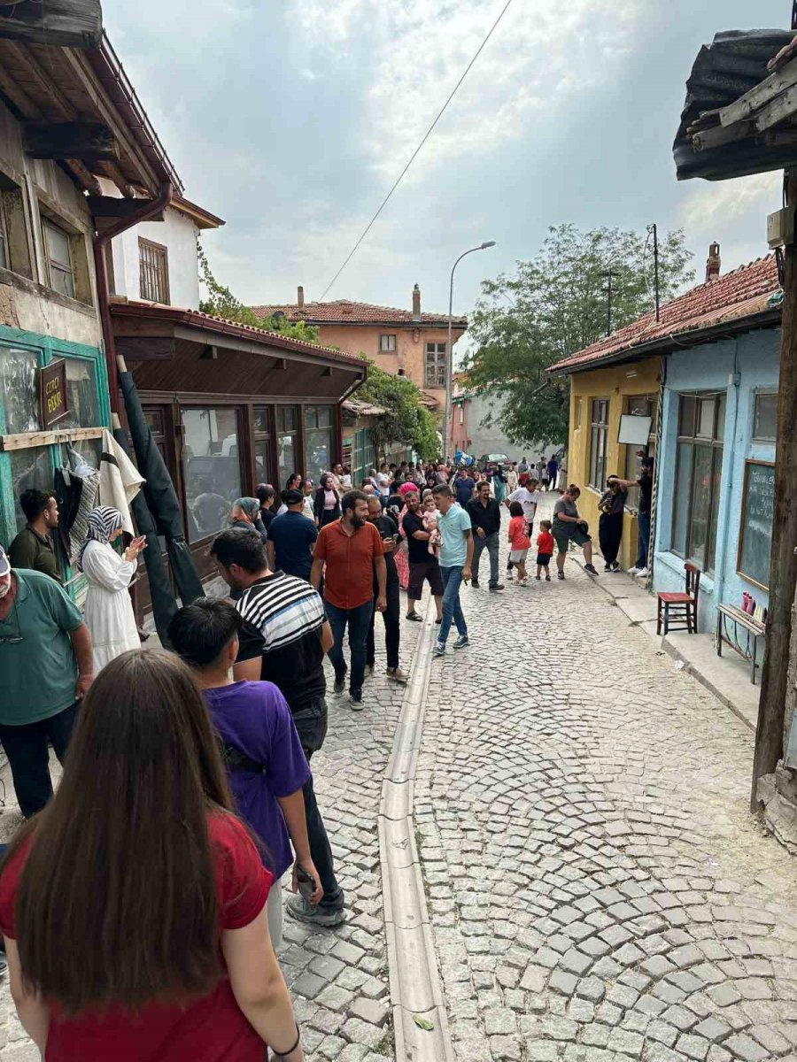 Sivrihisar’da Yapılan Dizi Çekimleri İlçeye Olan İlgiyi Arttırdı