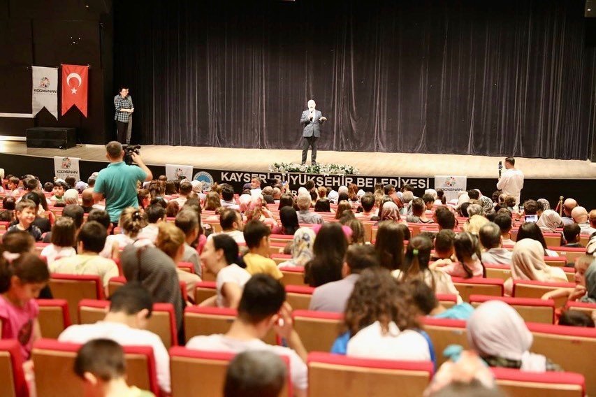 Başkan Çolakbayrakdar: "sıra Dışı Farklı Hizmetlerle Vatandaşımızın Yanındayız"