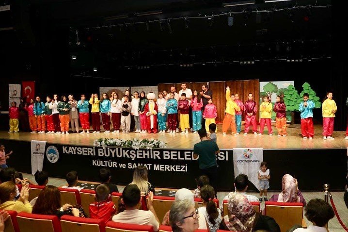 Başkan Çolakbayrakdar: "sıra Dışı Farklı Hizmetlerle Vatandaşımızın Yanındayız"