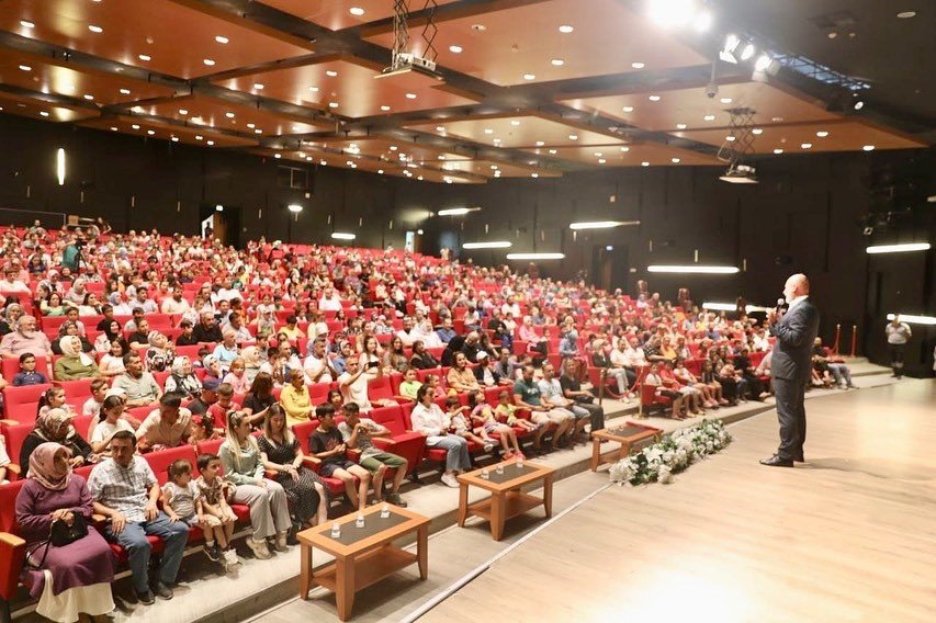 Başkan Çolakbayrakdar: "sıra Dışı Farklı Hizmetlerle Vatandaşımızın Yanındayız"