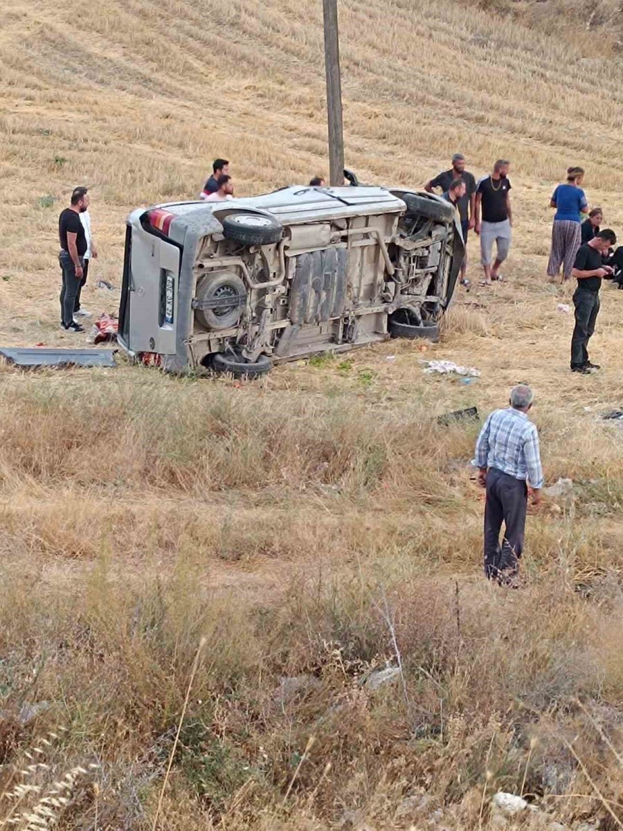 Konya’da Düğün Yolunda Kaza: 1 Ölü, 3 Yaralı