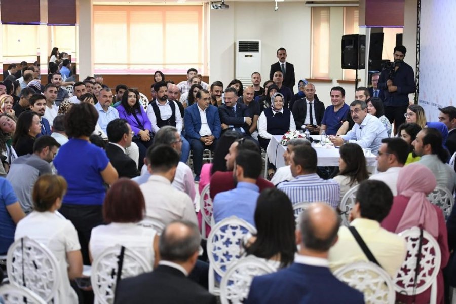 Bakan Tekin, Eskişehir’de Öğretmenlerle Buluştu