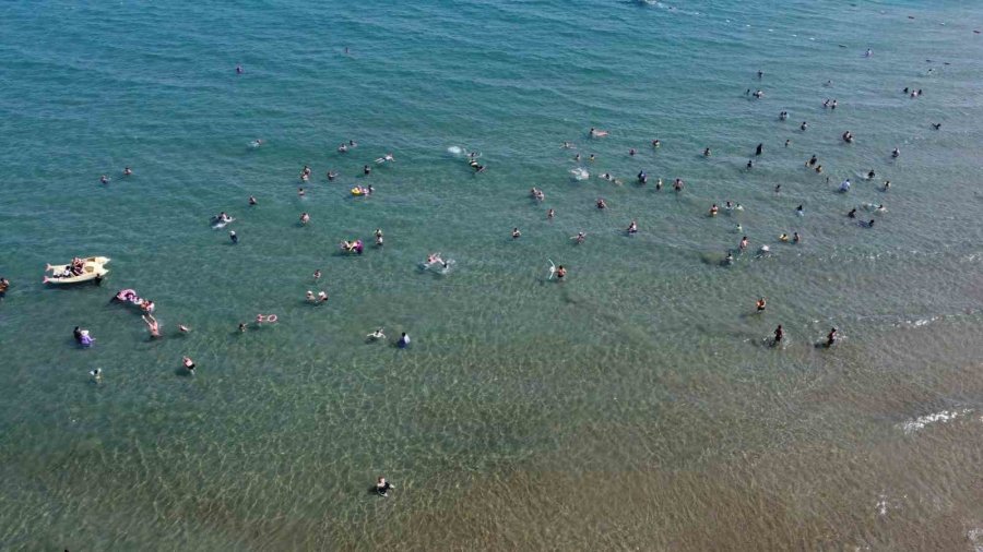 Akdeniz’in İncisi Kızkalesi’nde Okullar Açılmasına Günler Kala Tatilci Yoğunluğu