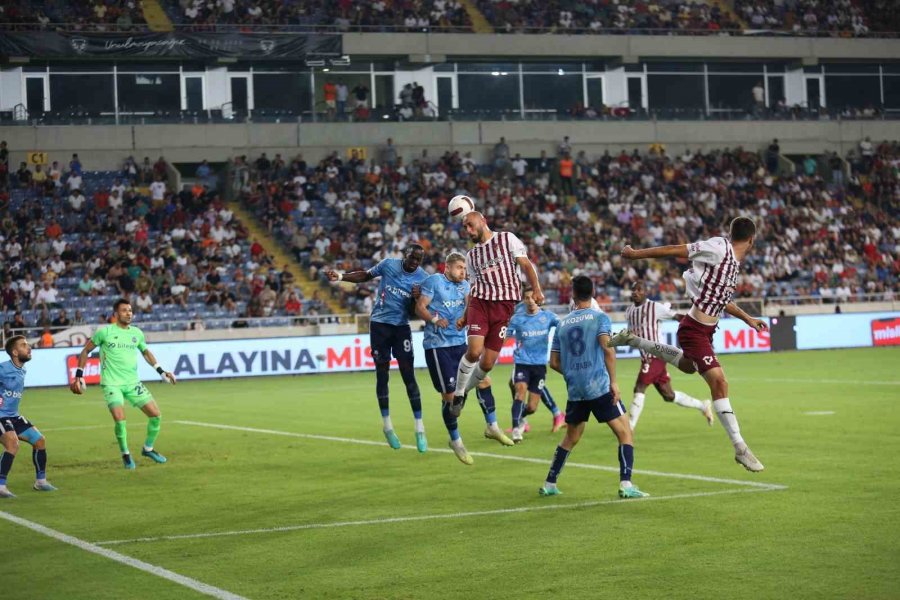 Trendyol Süper Lig: A. Hatayspor: 0 - Y. Adana Demirspor: 1 (ilk Yarı)