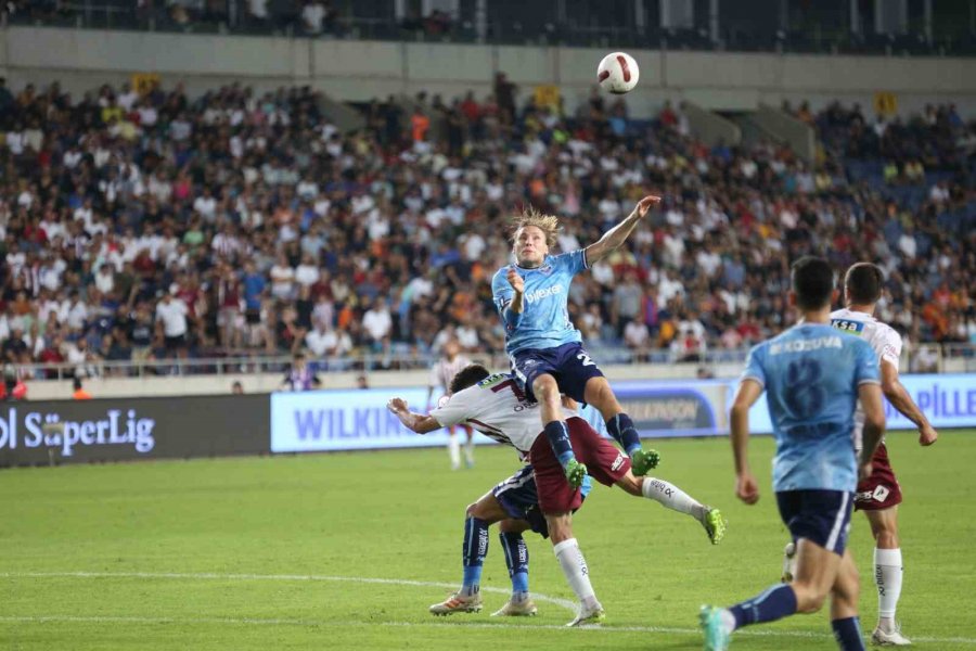 Trendyol Süper Lig: A. Hatayspor: 0 - Y. Adana Demirspor: 1 (ilk Yarı)