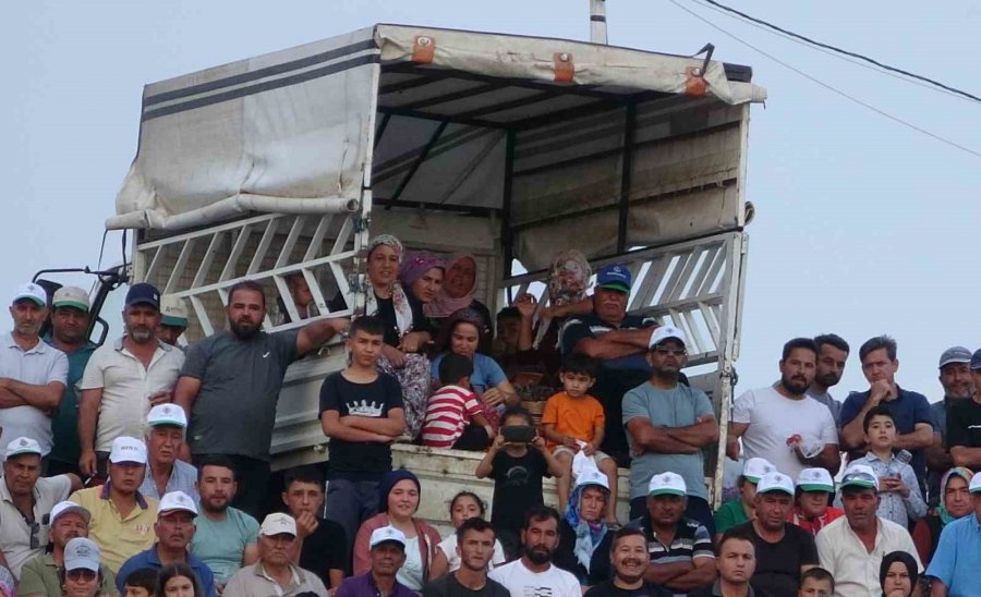 Bebeklisi, Bastonlusu, Çok Sayıda Kadın Maça Gelip Takımlarına Destek Verdi