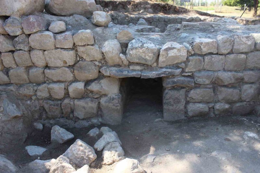 8 Asırlık Keykubadiye Sarayı’ndaki Hamam Gün Yüzüne Çıktı