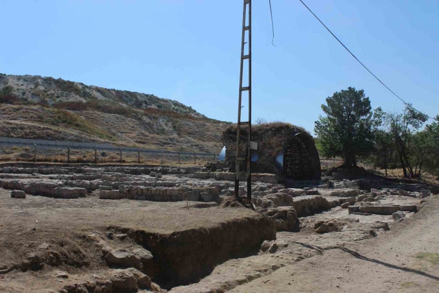 8 Asırlık Keykubadiye Sarayı’ndaki Hamam Gün Yüzüne Çıktı