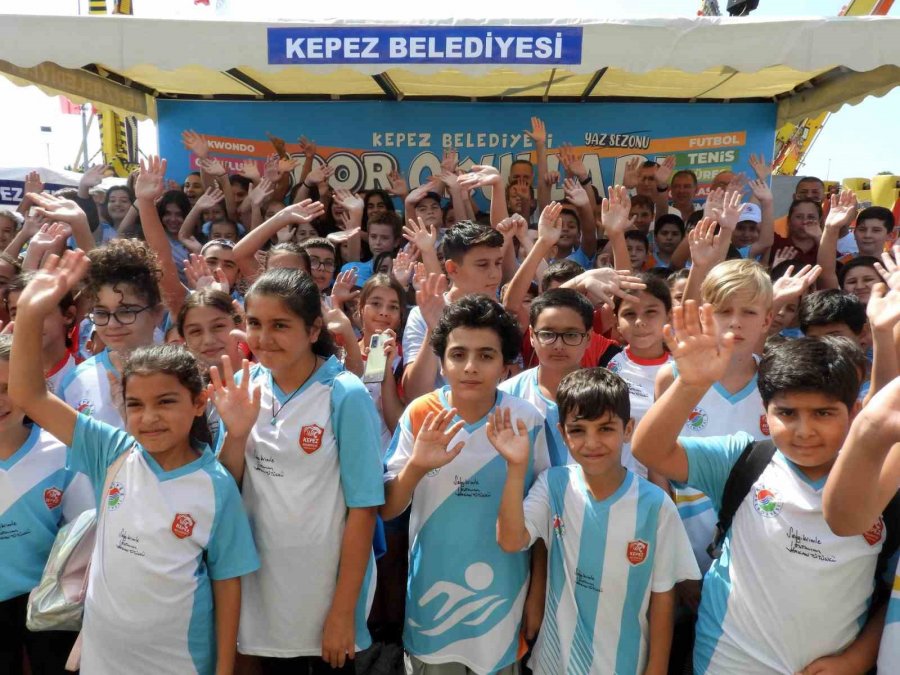 Kepez’in Yaz Spor Okullarına Lunaparklı Kapanış