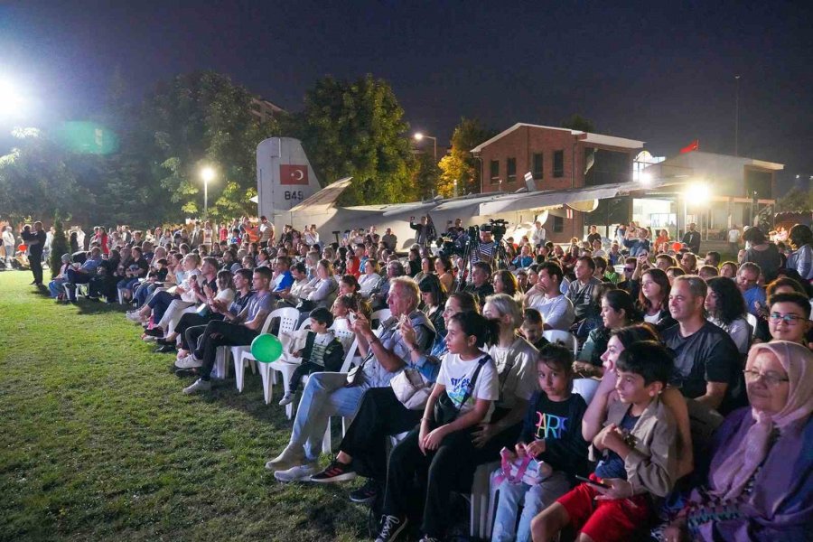 İki Elin Sesi Var Çocuk Orkestrasından Muhteşem Konser