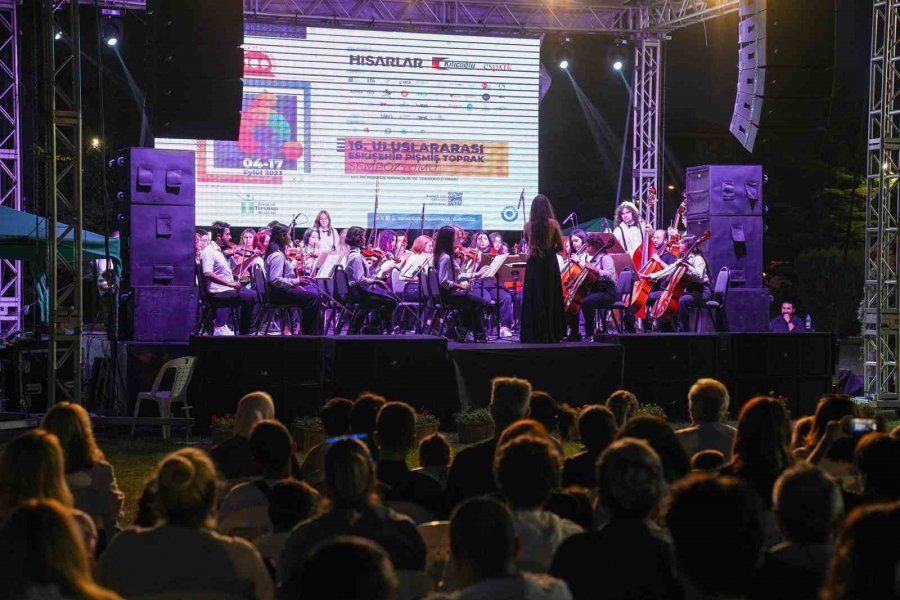 İki Elin Sesi Var Çocuk Orkestrasından Muhteşem Konser