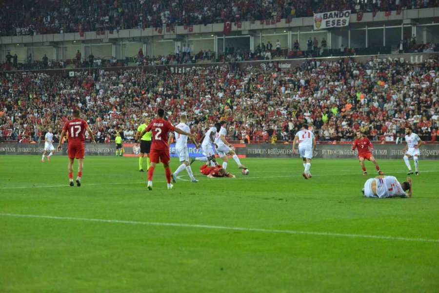 2024 Avrupa Şampiyonası Elemeleri: Türkiye: 0 - Ermenistan: 0 (ilk Yarı)