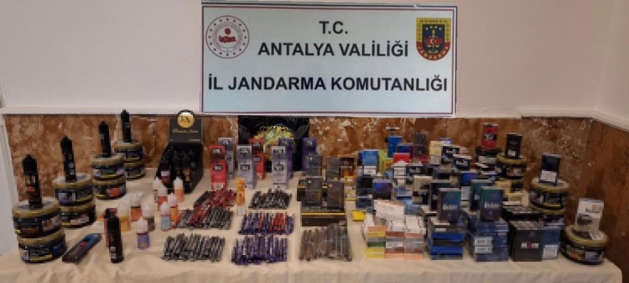 Manavgat’ta Kaçak Tütün Ve Elektronik Sigara Operasyonu