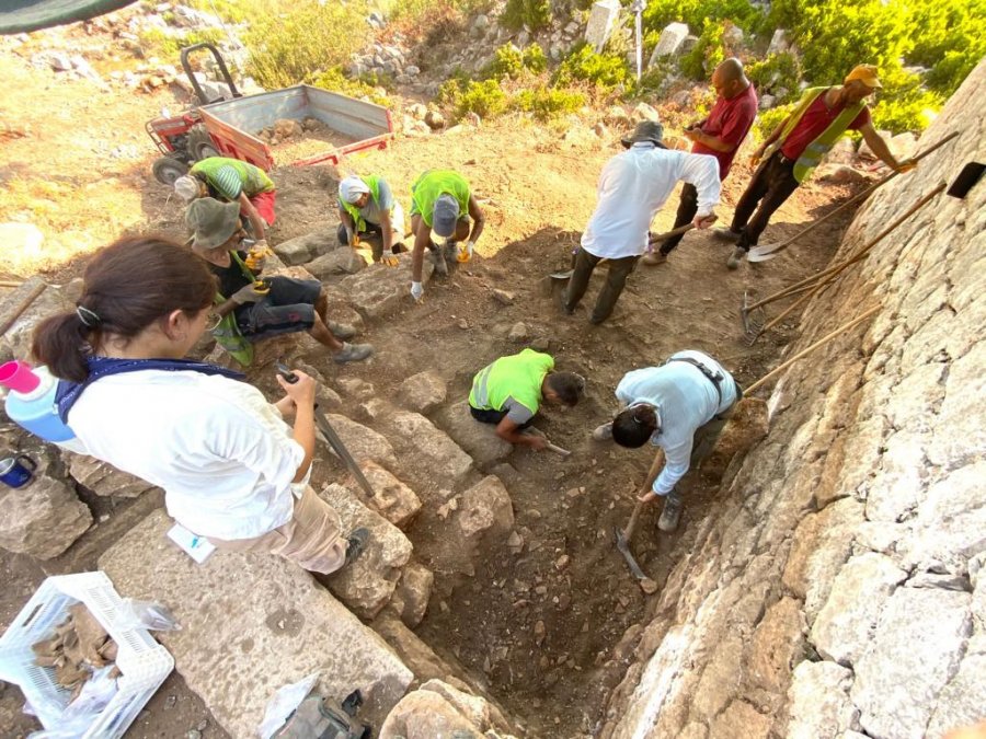 Geçmişi Binlerce Yıla Dayanan Myra Antik Kentinde Kazılar Tapulu Arazilere Takıldı