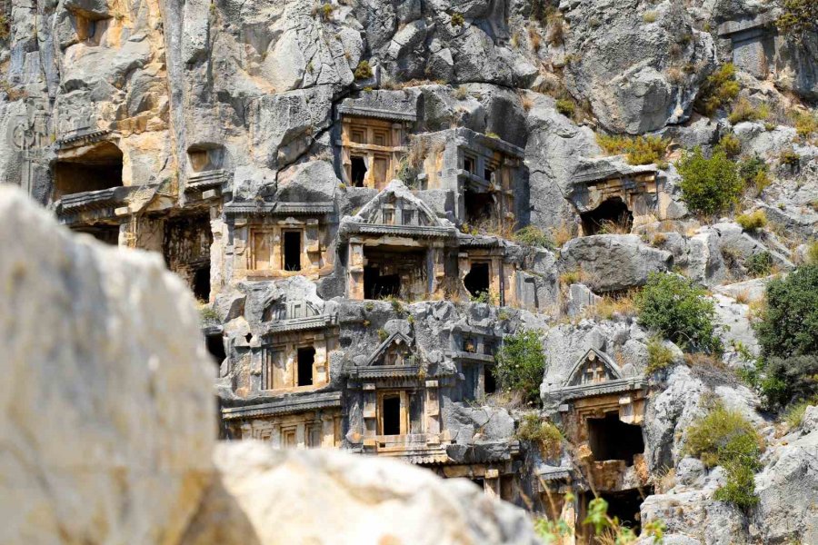 Geçmişi Binlerce Yıla Dayanan Myra Antik Kentinde Kazılar Tapulu Arazilere Takıldı