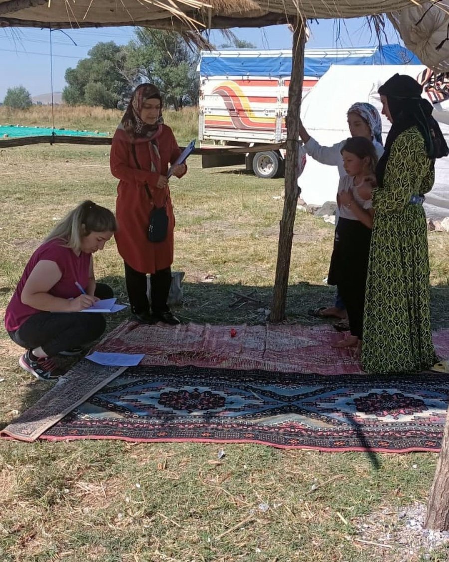 Sağlık Hizmeti Mevsimlik İşçilerin Ayağına Götürdüler