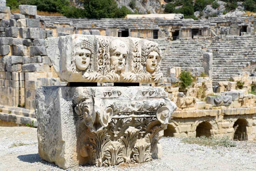 Geçmişi Binlerce Yıla Dayanan Myra Antik Kentinde Kazılar Tapulu Arazilere Takıldı