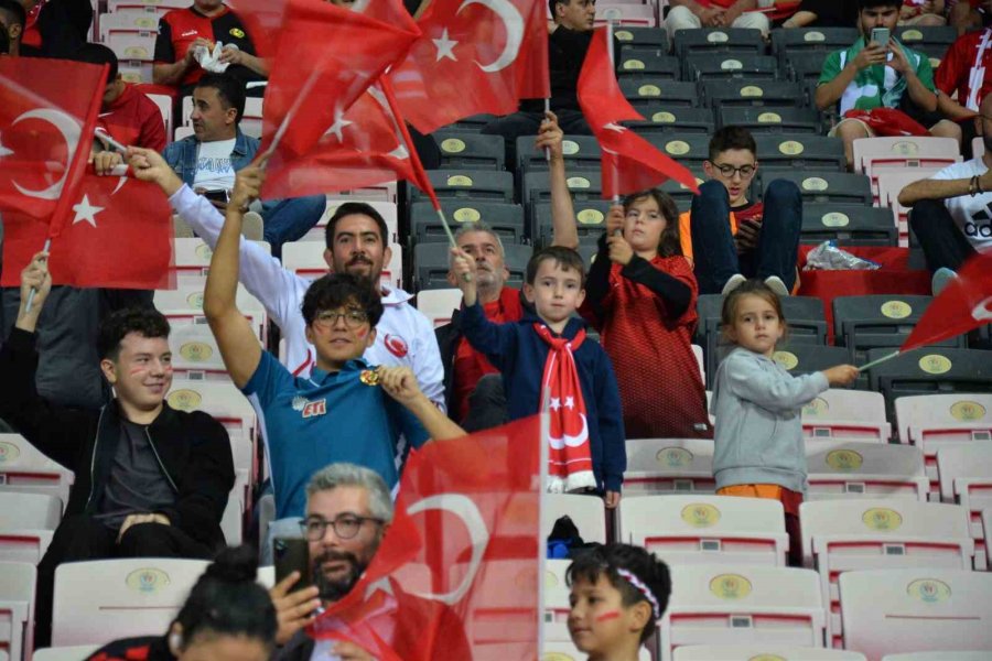 Eskişehirli Futbolseverler, Türkiye-ermenistan Maçına Hazır