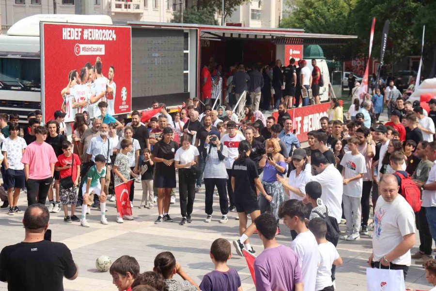 Tff Başkanı Büyükekşi’den Maç Öncesi Forma Çağrısı