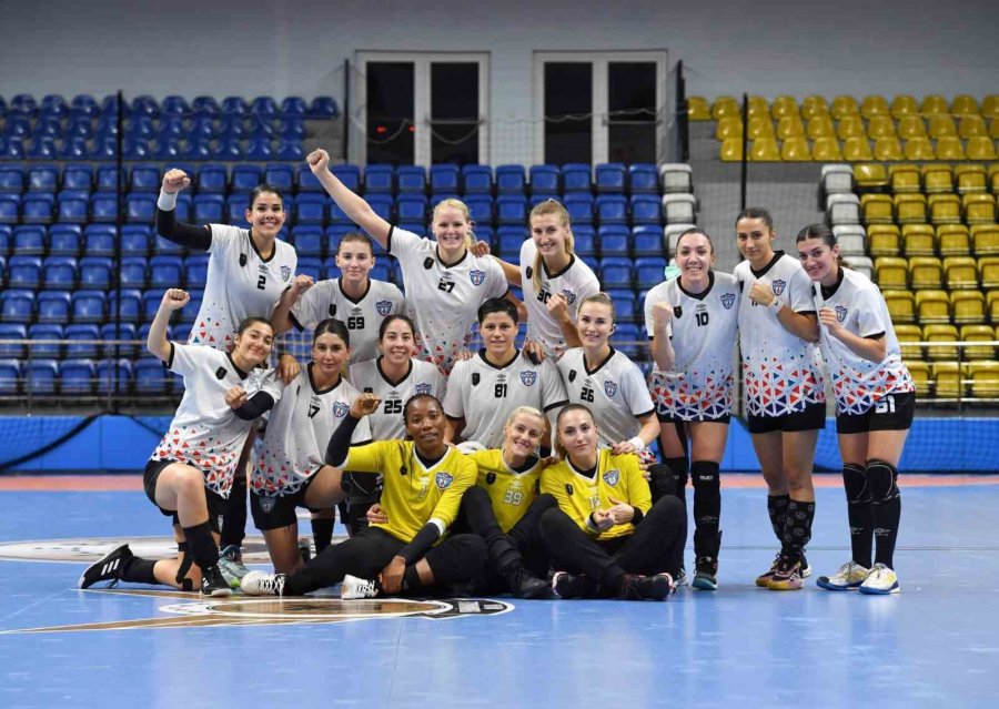 Mavi Kelebekler Deplasmanda Galip