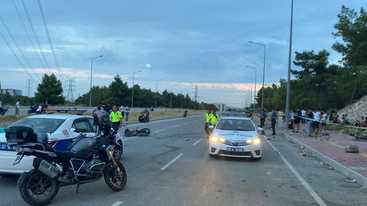 Antalya’da Motosiklet Faciası: 2 Genç Kız Hayatını Kaybetti