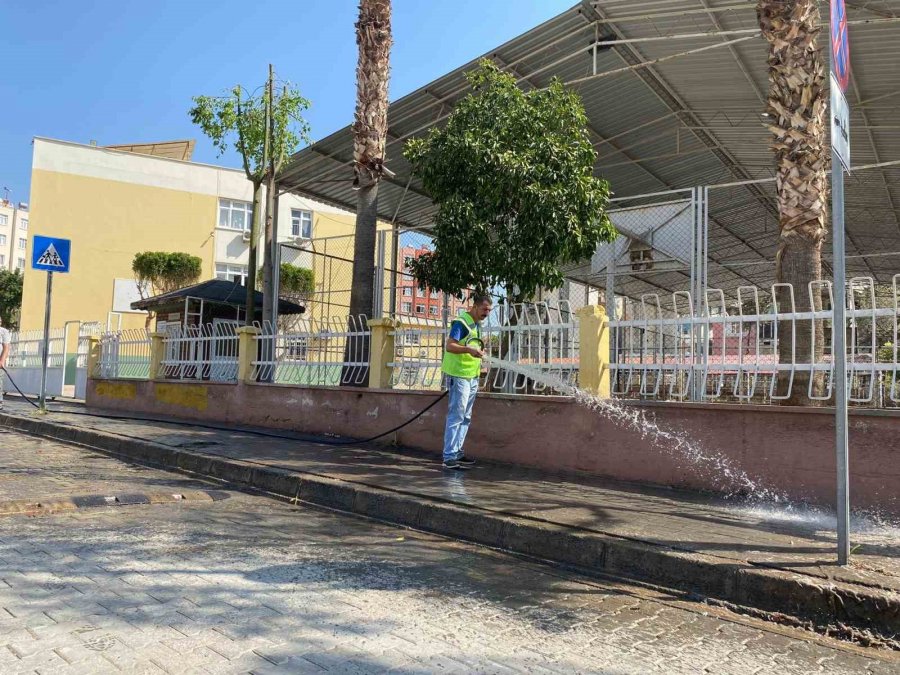 Tarsus’taki Okullarda Temizlik Ve Dezenfeksiyon Çalışması Yapıldı