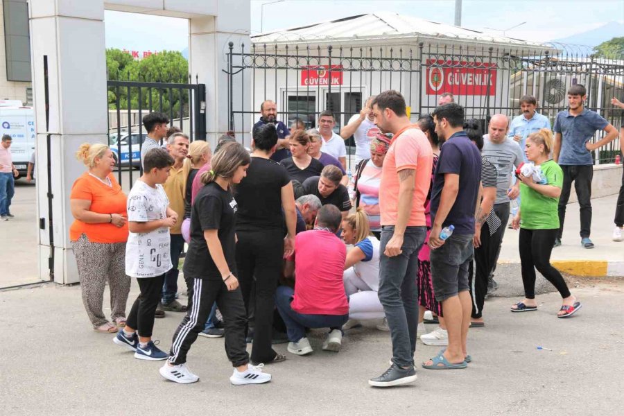 Antalya’da 3 Genç İçin Gözyaşları Sel Oldu, Aile Kapatılan Yola Tepki Gösterdi