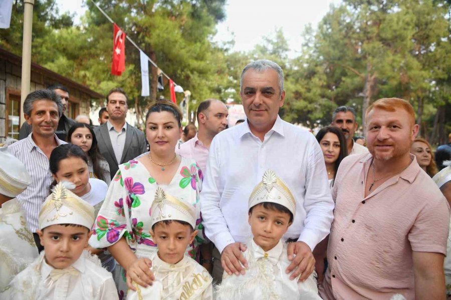 Konyaaltı’nda Renkli Sünnet Şöleni