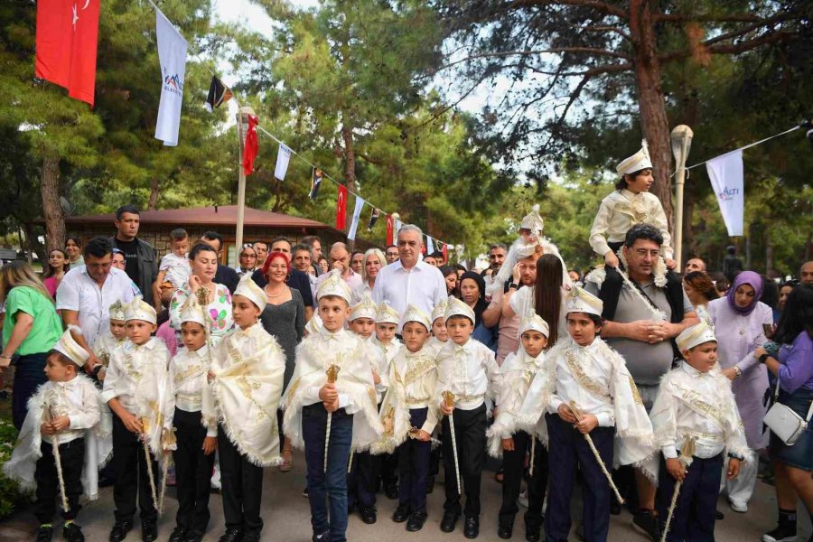 Konyaaltı’nda Renkli Sünnet Şöleni