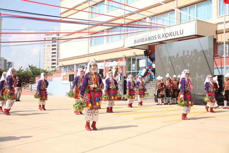 Mersin’de Yeni Eğitim-öğretim Yılı Törenle Başladı