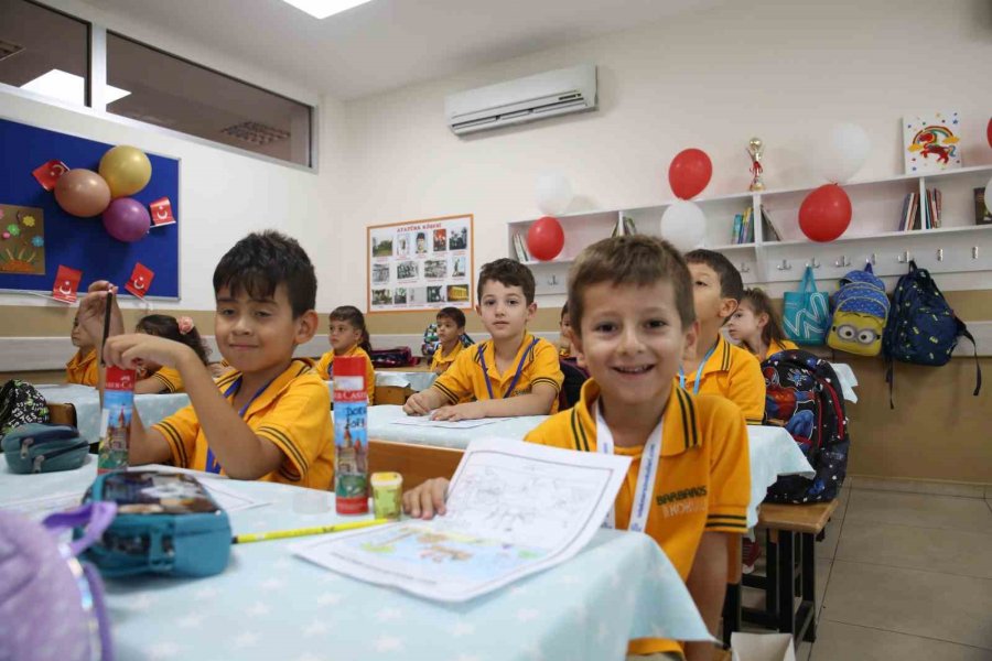 Mersin’de Yeni Eğitim-öğretim Yılı Törenle Başladı