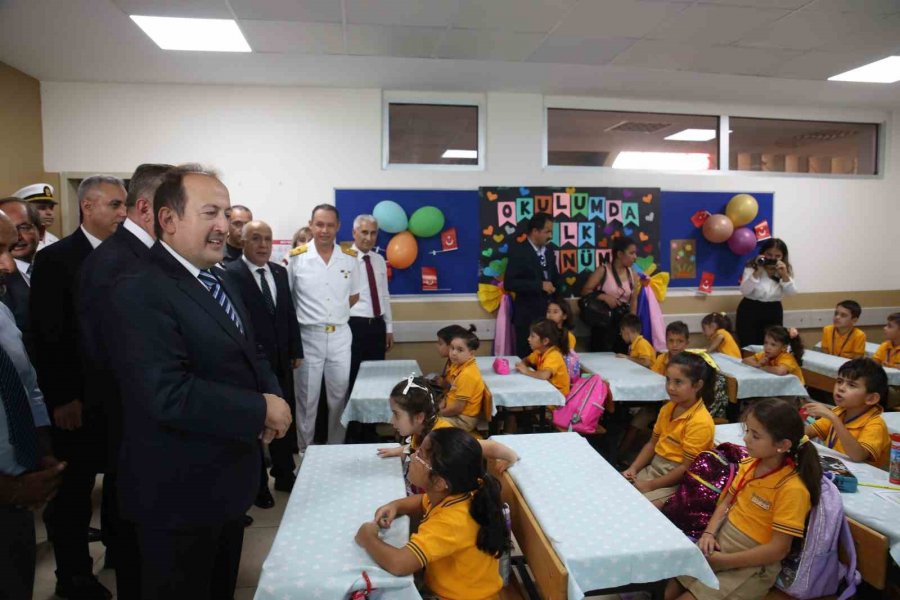 Mersin’de Yeni Eğitim-öğretim Yılı Törenle Başladı