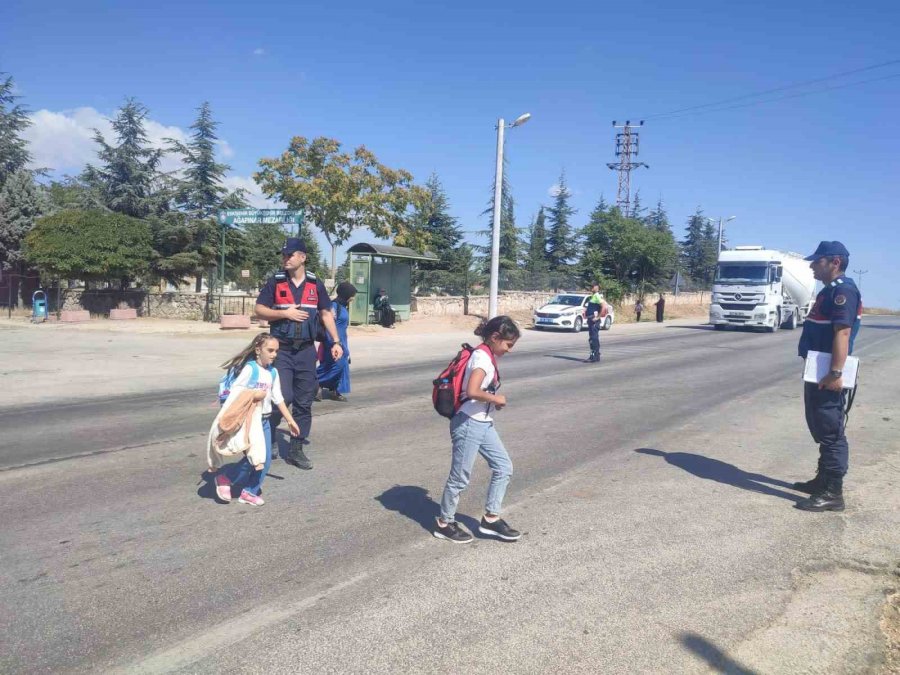 Jandarma Okullarda Trafik Denetimi Yaptı