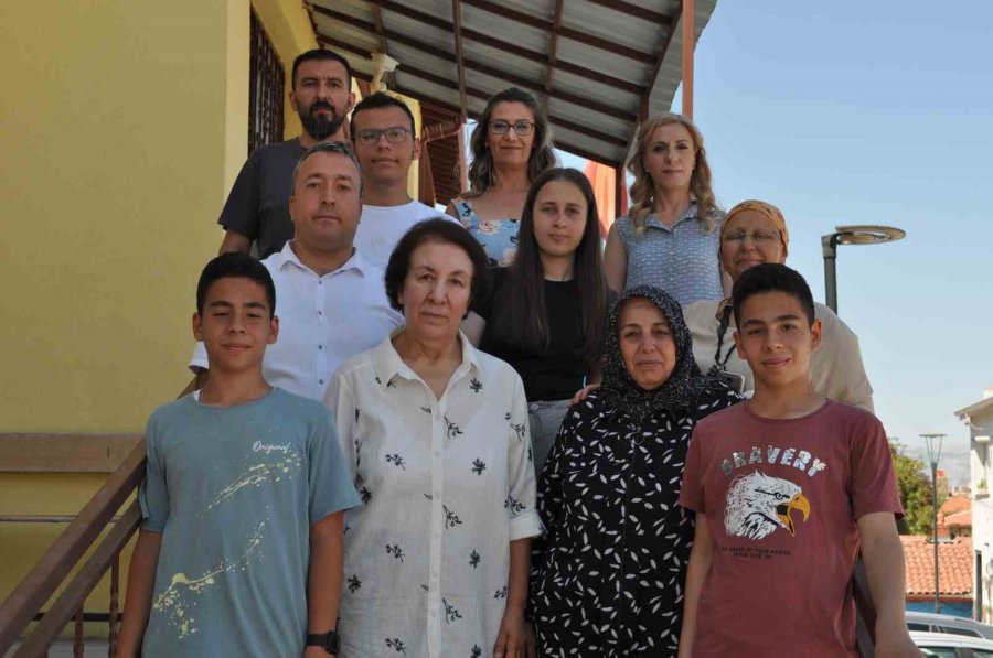 Eskişehir’de Depremzedelerin Moral Kaynağı ‘peçiç’ Oyunu Oluyor