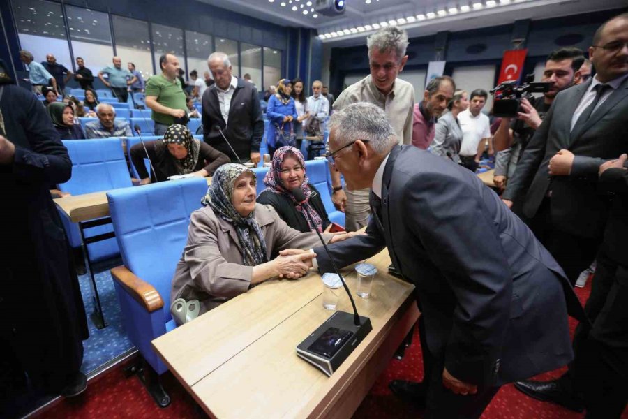 Başkan Büyükkılıç; 126 Daire Ve 9 İşyerinin Anahtar Teslimini Yaptı