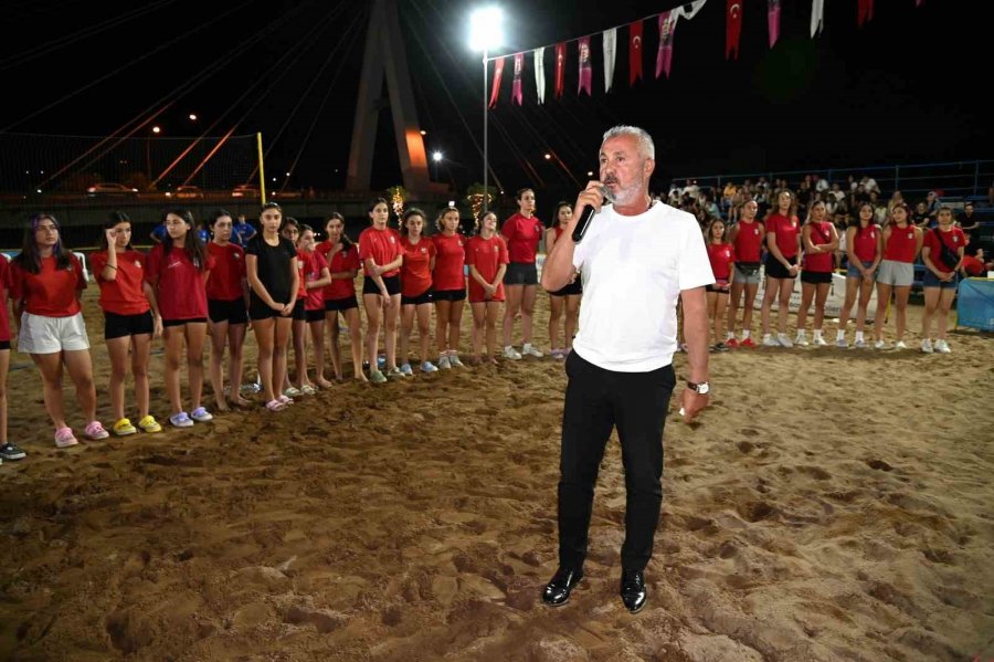 Manavgat’ta Plaj Voleybolu Heyecanı Başladı