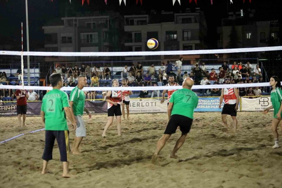 Manavgat’ta Plaj Voleybolu Heyecanı Başladı