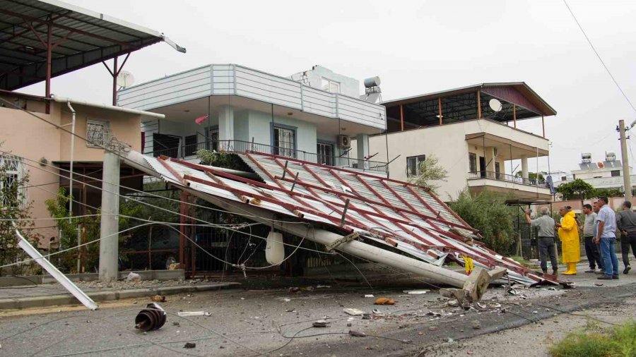 Tarsus Belediyesi Yoğun Yağış Sonrası Oluşan Tahribata Müdahale Etti